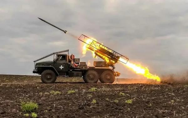 Quân Ukraine rơi vào bẫy lửa, Mỹ lập kế hoạch tác chiến cho Kiev