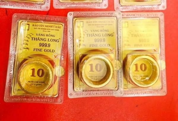 Vàng nhẫn đắt ngang vàng miếng: Ai đứng sau điều bất thường?