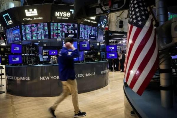 S&P 500 và Nasdaq đạt đỉnh mới, nhà đầu tư ồ ạt mua cổ phiếu chip