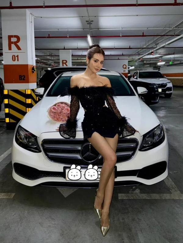 Huyền Lizzie khoe quả ngọt có được sau thời gian dài cố gắng, khán giả nườm nượp xin vía
