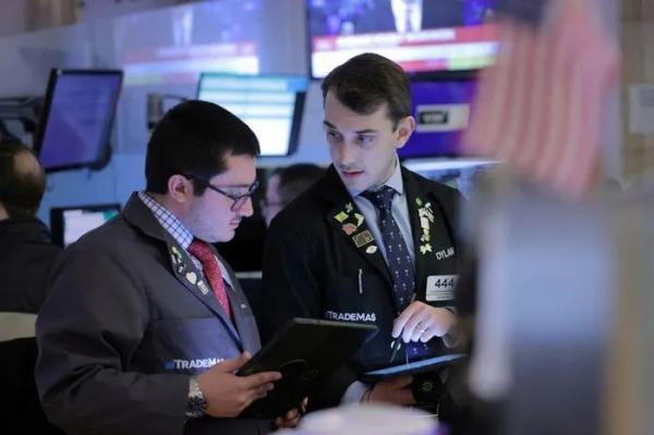 S&P 500 và Nasdaq tiếp tục lập đỉnh lịch sử, Nvidia dẫn đầu đà tăng