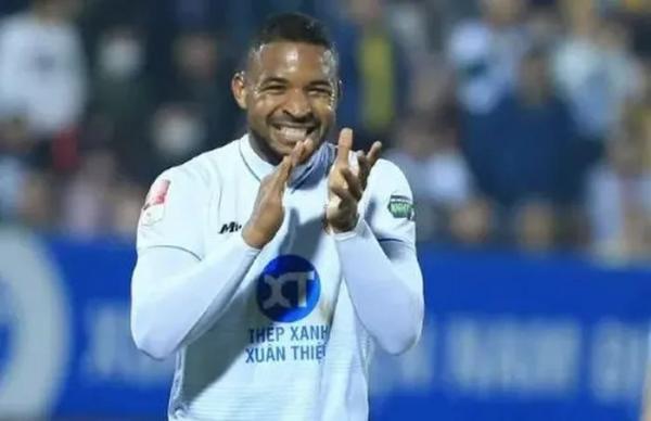 Rafaelson giành hat-trick giải thưởng danh giá ở V-League