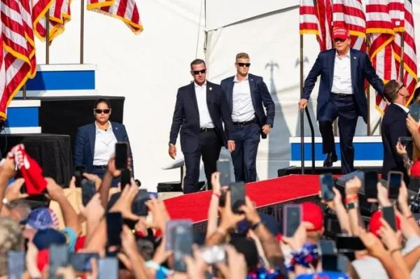 Áp lực bủa vây mật vụ Mỹ sau vụ ông Trump bị bắn