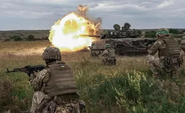 Hàng nghìn quân Ukraine bị bao vây, nội bộ Kiev rơi vào hỗn loạn