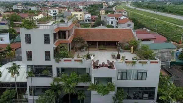 Cận cảnh ngôi nhà cổ trăm tuổi trên nóc biệt thự giữa Hà Nội