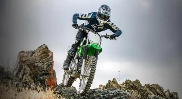 Kawasaki KLX230: Siêu mô tô gọn nhẹ