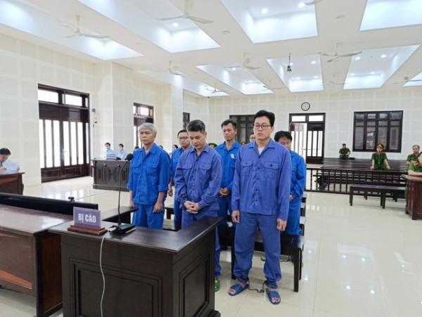 Yêu cầu “lại quả” 33% gói thầu, cựu chủ tịch quận ở Đà Nẵng và thuộc cấp hầu tòa