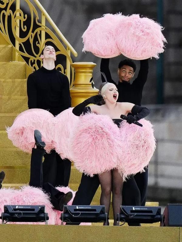 Lady Gaga suýt không thể biểu diễn tại Olympic Paris 2024