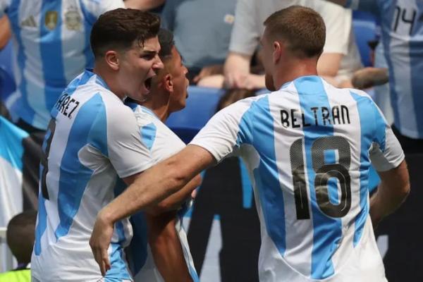 Man City: Julian Alvarez, coi chừng khiến Pep Guardiola nổi giận