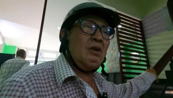 Một nam danh hài 71 tuổi vẫn phải thuê nhà, kêu gọi khán giả ủng hộ: “Nuôi con đi học khổ lắm”