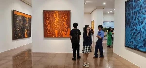 Ấn tượng từ triển lãm tranh “Cấu trúc” của họa sĩ Nguyễn Huy Hoàng