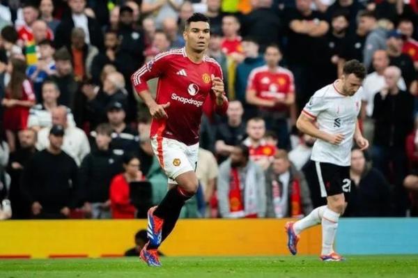 Casemiro đàm phán để rời MU sau phong độ thảm họa trước Liverpool
