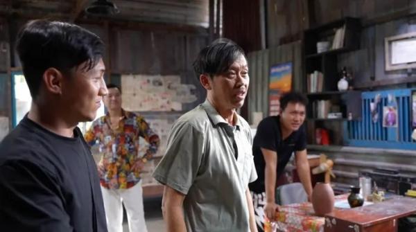 Doanh thu phim có NSƯT Hoài Linh cao gấp đôi “Hai Muối” của Quyền Linh