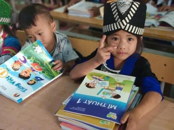 NXB Giáo dục dồn toàn lực cung ứng hàng triệu SGK cho vùng bão lũ