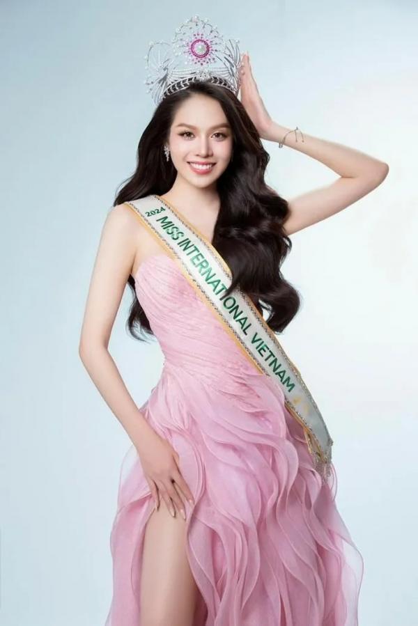 Thanh Thủy, Kỳ Duyên được fan sắc đẹp Việt đặt ngôi sao hy vọng đi thi quốc tế