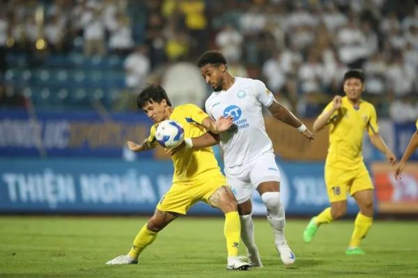 Nguyễn Xuân Son và những cái tên nổi bật tại vòng 2 V-League 2024/2025