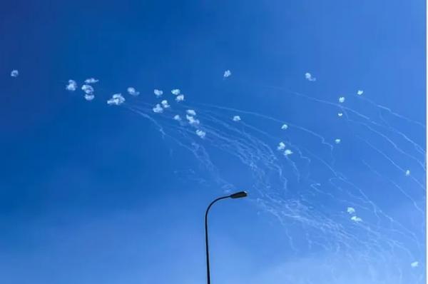 Hai cường quốc dàn xếp thỏa thuận ngừng bắn tạm thời giữa Israel và Hezbollah