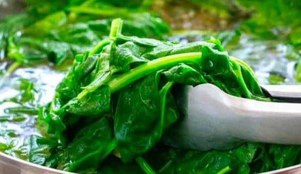 7 loại rau càng nấu chín càng giàu dinh dưỡng, giúp con cao lớn vù vù