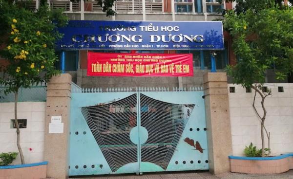 Xin phụ huynh ủng hộ mua laptop bất thành, giáo viên không soạn đề cương ôn tập
