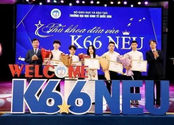 1 trong 5 thủ khoa đầu vào Trường Đại học Kinh tế quốc dân là học sinh Hải Dương