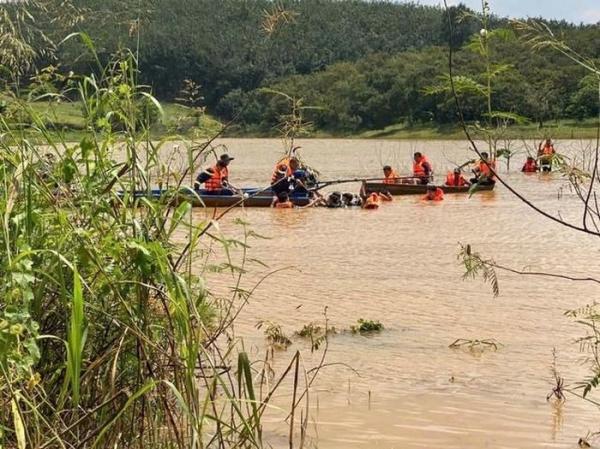 Tai nạn T.Tâm của đôi vợ chồng chèo thuyền qua sông Lấp