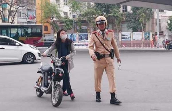 Quy định từ 1/1/2025, xe máy điện phải có bằng lái, mức phạt nếu vi phạm?