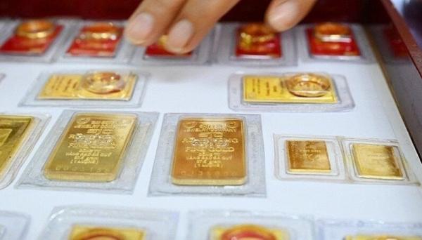 Giá vàng lao dốc, vàng nhẫn biến động bất ngờ