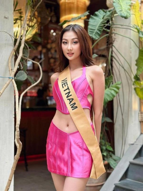 Hoa hậu Quế Anh lên tiếng về việc được “đi cửa sau”