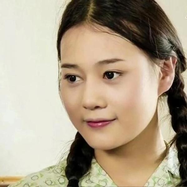 Phương Oanh thuở mới vào nghề, nhan sắc khiến bao người mê mệt
