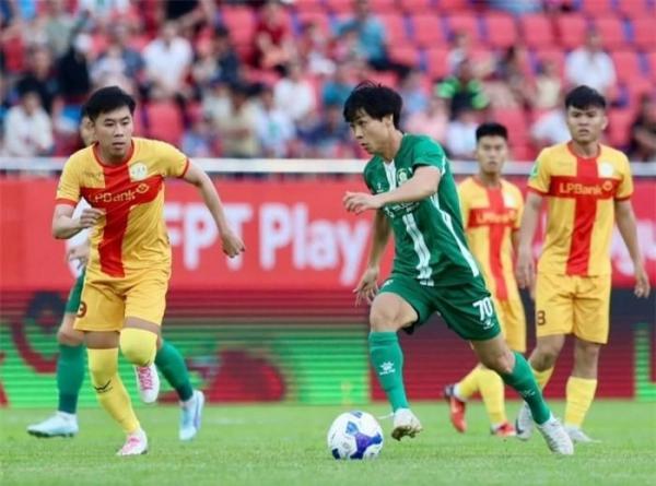 Công Phượng tạo cơn sốt chưa từng có, Bình Phước không có đối thủ ở giải hạng Nhất