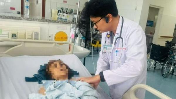 Hàng chục người nhập viện nghi ngộ độc thực phẩm sau khi ăn bánh mì ở TP Vũng Tàu