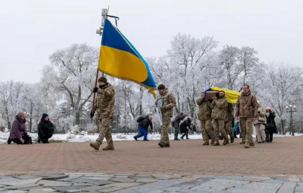 Mỹ ép Ukraine hạ tuổi tuyển quân để tiếp tục chiến đấu với Nga