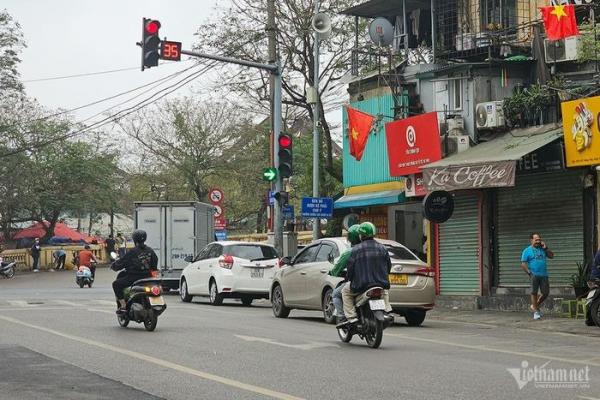 5 trường hợp xe máy được rẽ phải khi đè‌n đ‌ỏ, phạt nặng nếu không xi nhan