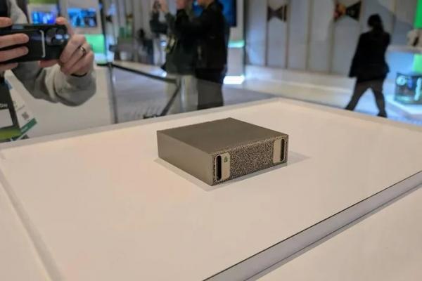 Siêu máy tính AI của Nvidia nhỏ cỡ nào