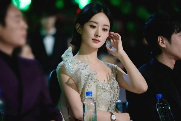 Triệu Lệ Dĩnh vướng nghi vấn tái hợp với chồng cũ