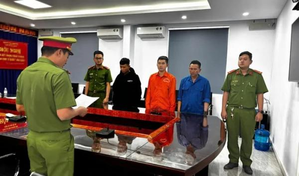 Bóc gỡ nhóm chuyên trộm dầu xe tải đường dài