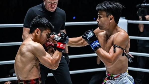 Tự xưng “cú đấm hủy diệt”, cao thủ hàng đầu Thái Lan bị đàn em đấm ngã ngửa
