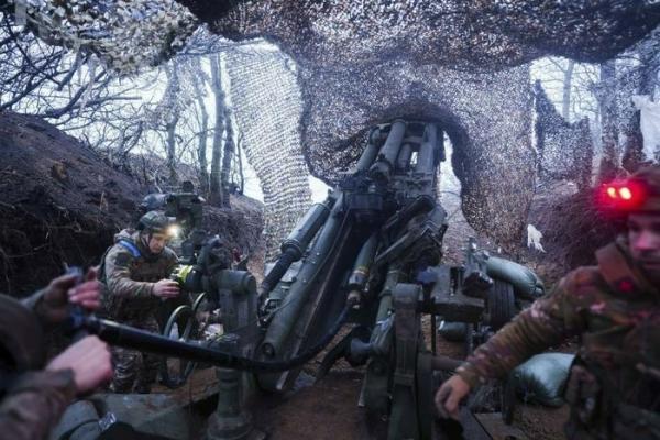 Nga siết gọng kìm cắt đứt mạch tiếp tế tại Pokrovsk, Ukraine tính kế thoát hiểm