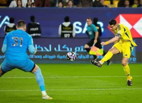 Ronaldo ghi bàn, Al Nassr vẫn bị cầm hòa ở Saudi Pro League
