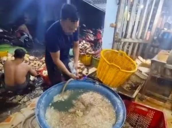 3 cơ sở ở TP.HCM sử dụng hàn the để tẩy trắng hàng trăm kg hoa chuối