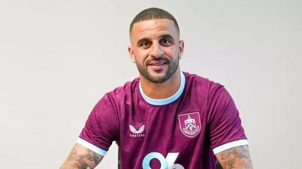Đội trưởng Man City hoàn tất vụ chuyển nhượng gây sốc