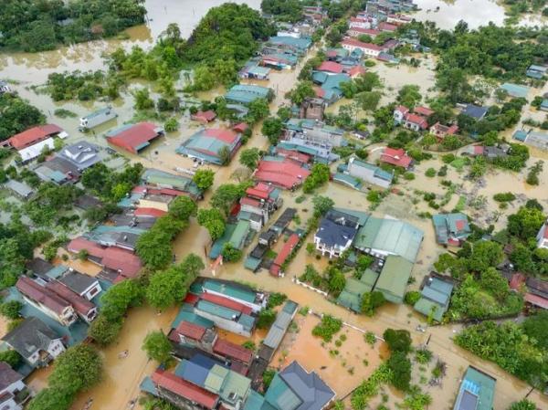 Xót xa hình ảnh nhà dân ở phường Hà Giang 1 chìm trong biển nước