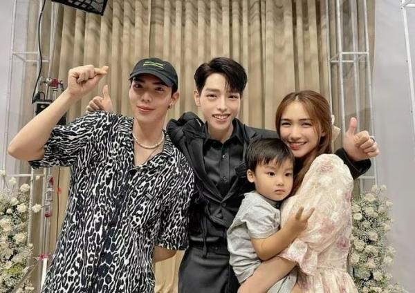 Người hâm mộ nức lòng vì Hòa Minzy, Đức Phúc và Erik khi ủng hộ bà con vùng bão