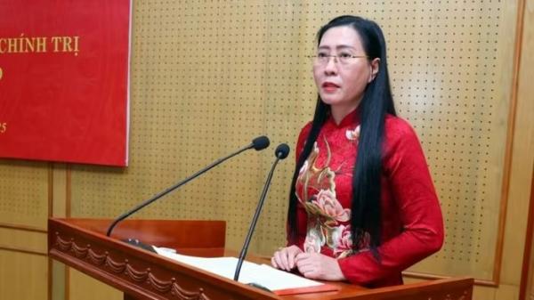 Triển khai quyết định của Bộ Chính trị về công tác cán bộ