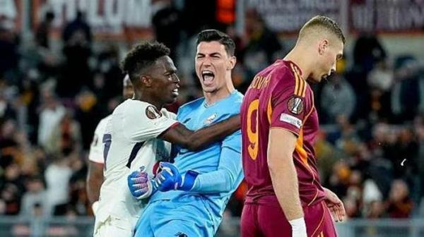 Europa League: AS Roma thua trên sân nhà khi đá hỏng 3 quả phạt đền