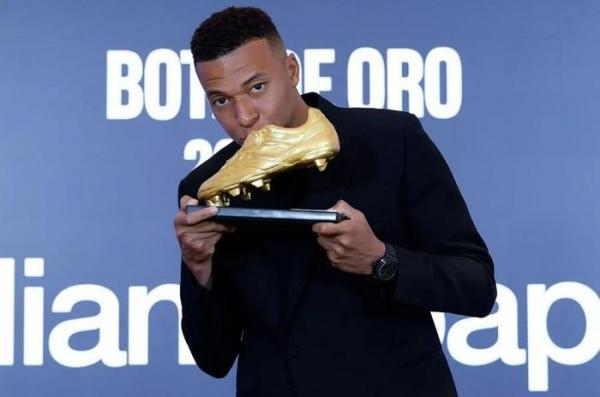 Mbappe nói điều “ấm lòng” Real Madrid khi nhận Giày Vàng châu Âu