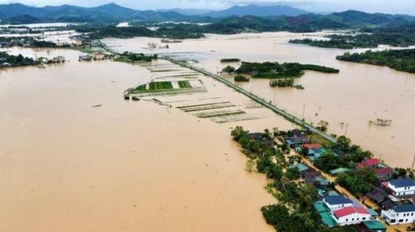 Lần thứ 3 trong vòng 1 tuần, lũ lên trở lại trên 4m ở TP Huế