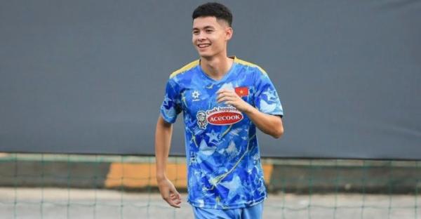 HLV Kim Sang-sik loại cầu thủ Việt kiều khỏi U22 Việt Nam trước SEA Games 33