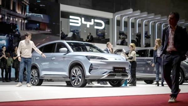 Trung Quốc “đại phẫu” chiến lược ô tô điện