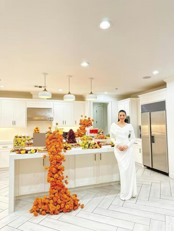 Phạm Hương khoe cuộc sống bình yên ở trời Tây